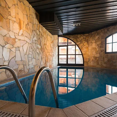 Apartament With Pool Access *